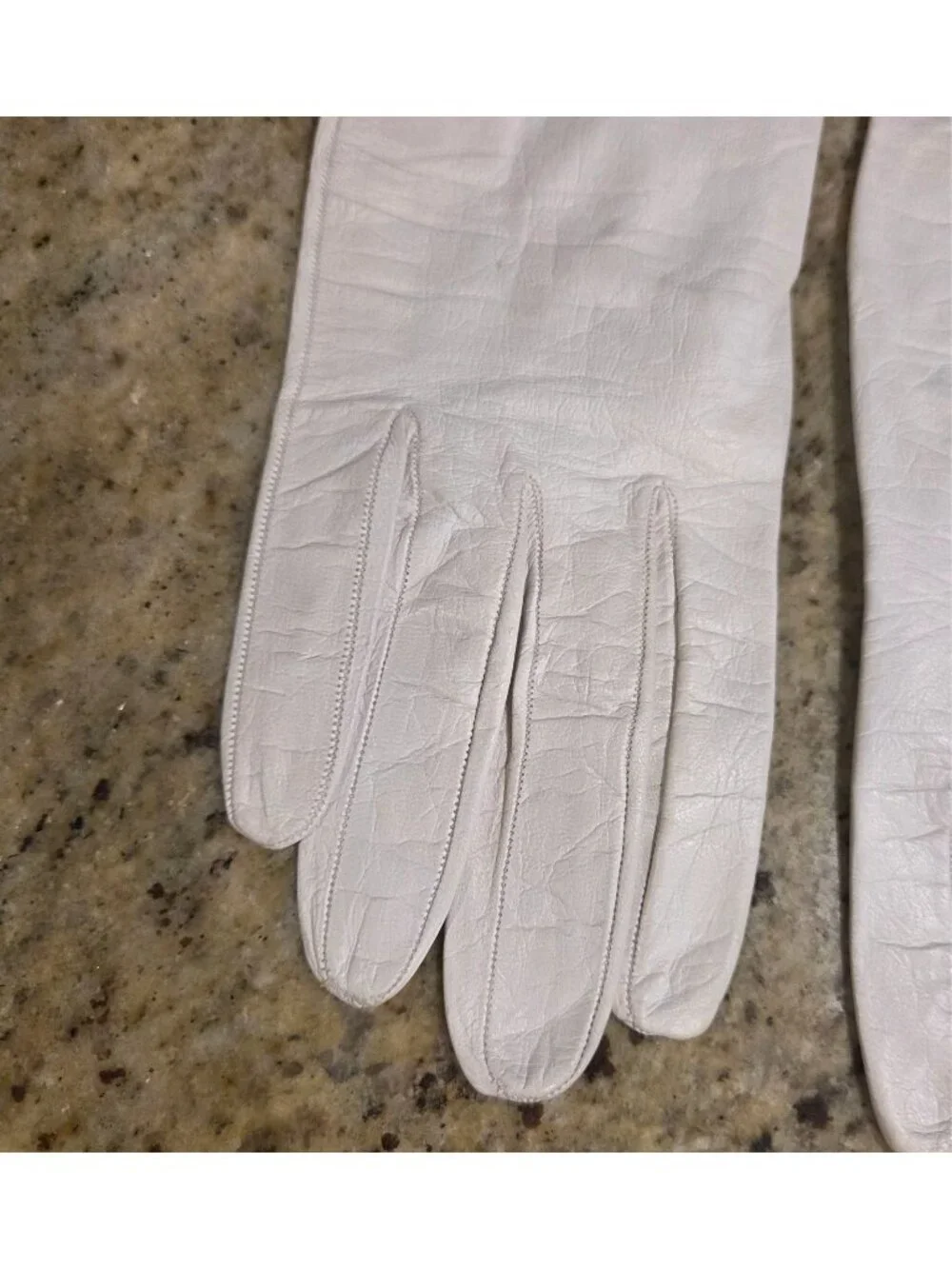 Vintage Womens Size S 6.5 Off-White Leather Silk Lined Formal Gloves Italy Saks